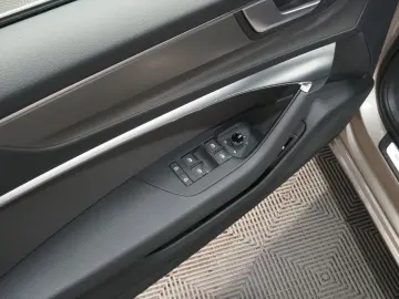 AUDI A6 Lim. 40 TDI sport ACC VC DAB