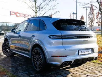 PORSCHE Cayenne AHK InnoDrive BOSE SurroundView Panorama
