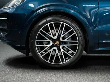 PORSCHE Cayenne E-Hybrid Coupé