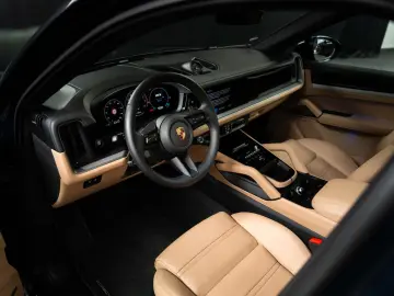 PORSCHE Cayenne E-Hybrid Coupé