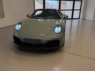 PORSCHE 911 Carrera GTS T-Hybrid Cabriolet