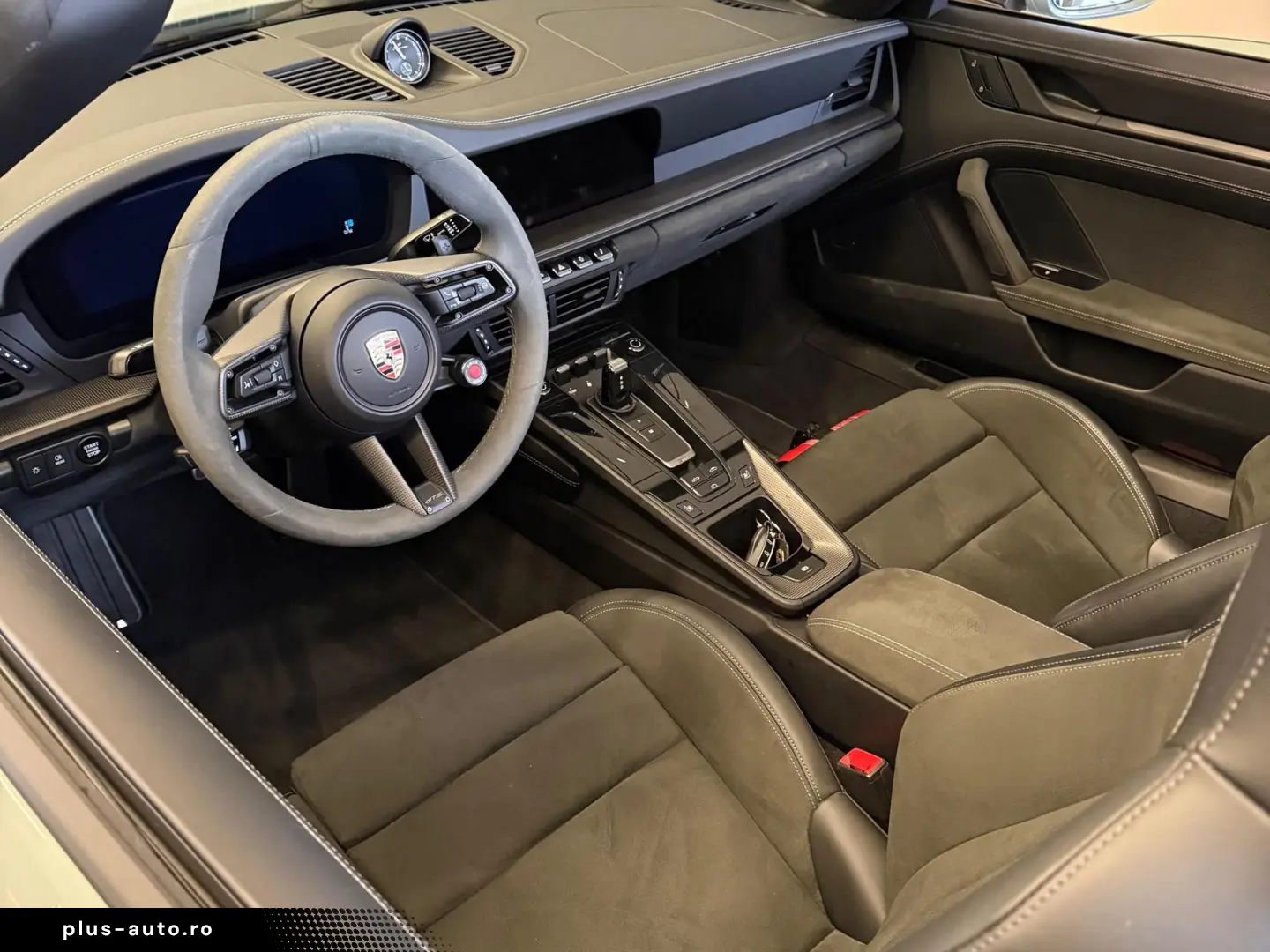 PORSCHE 911 Carrera GTS T-Hybrid Cabriolet