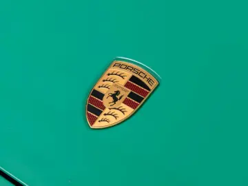 PORSCHE 911 Carrera 4 GTS Cabrio  PTS