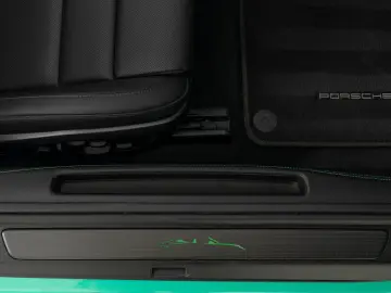 PORSCHE 911 Carrera 4 GTS Cabrio  PTS