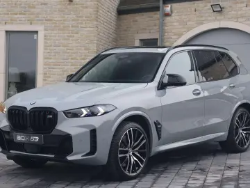 BMW X5 M M60i  4.4L V8  Utilitaire  Lichte Vracht  N