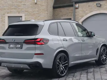 BMW X5 M M60i  4.4L V8  Utilitaire  Lichte Vracht  N