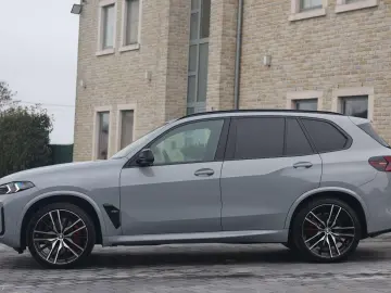BMW X5 M M60i  4.4L V8  Utilitaire  Lichte Vracht  N