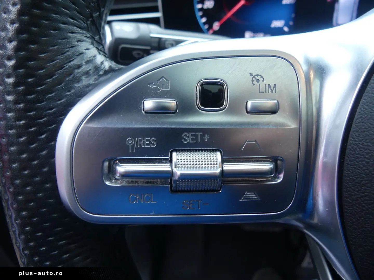 MERCEDES-BENZ GLE 400 d 4Matic AMG Line PANO HEAD AHK BURM 2