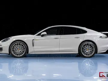 PORSCHE Panamera 4 E-Hyb PLATINUM Sp-Design Crayon Pano