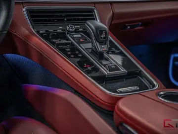 PORSCHE Panamera 4 E-Hyb PLATINUM Sp-Design Crayon Pano