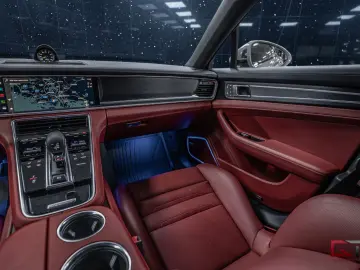 PORSCHE Panamera 4 E-Hyb PLATINUM Sp-Design Crayon Pano