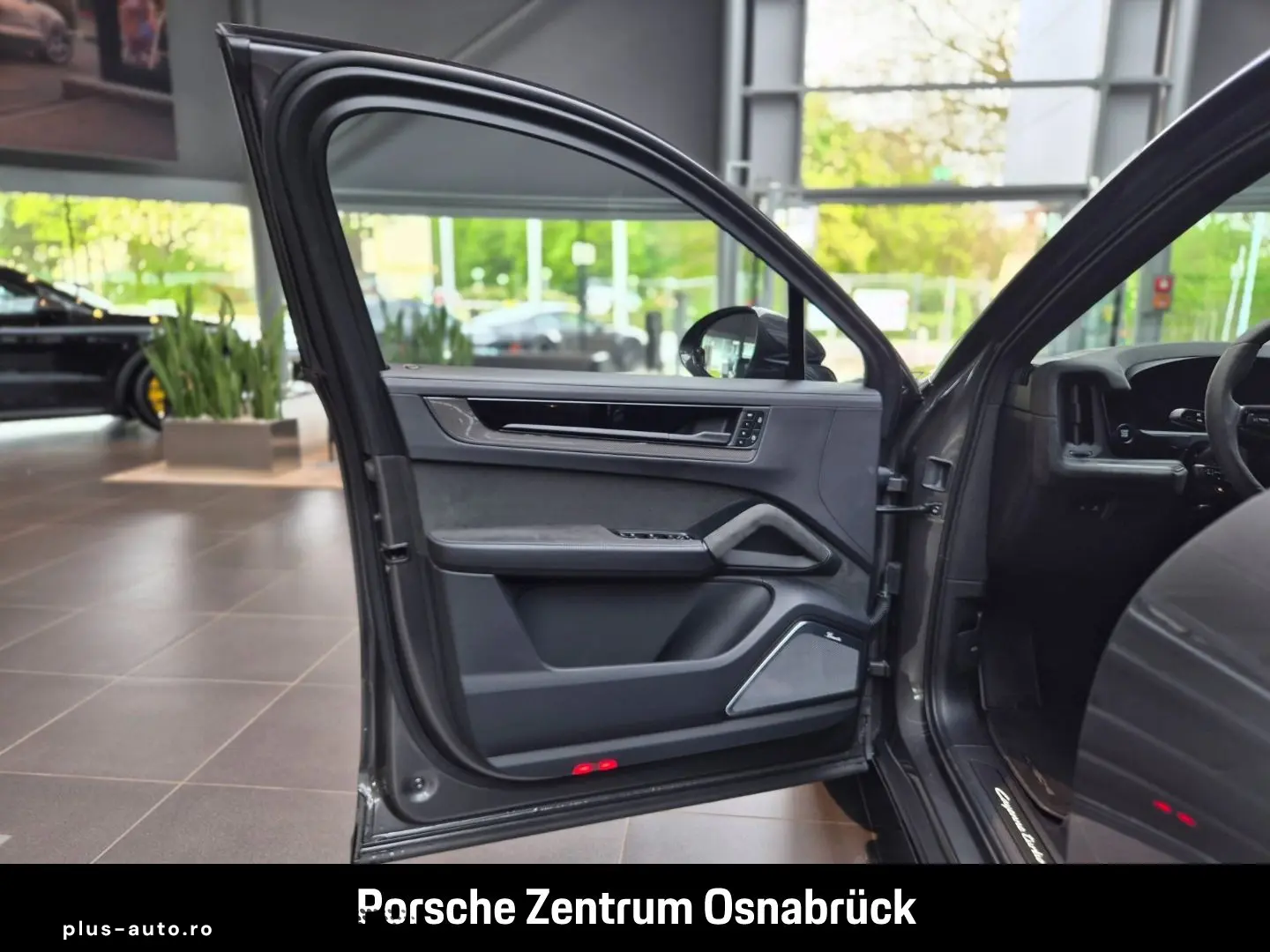 PORSCHE Cayenne Turbo E-Hybrid Coupe mit GT-Paket Burmes