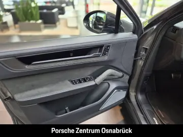 PORSCHE Cayenne Turbo E-Hybrid Coupe mit GT-Paket Burmes