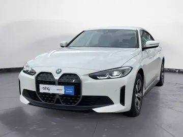 BMW i4 eDrive40 RÜKamera Ambiente LED HIFI Galvanik