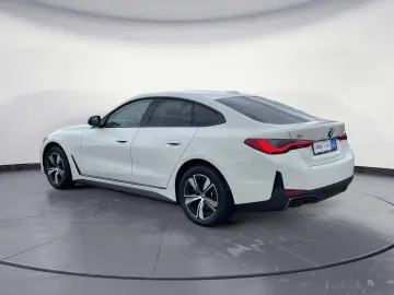 BMW i4 eDrive40 RÜKamera Ambiente LED HIFI Galvanik
