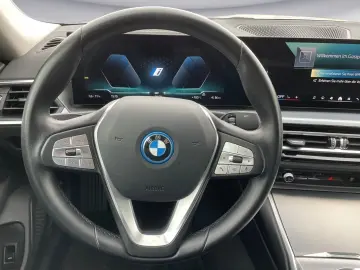 BMW i4 eDrive40 RÜKamera Ambiente LED HIFI Galvanik
