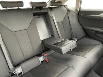 BMW i4 eDrive40 RÜKamera Ambiente LED HIFI Galvanik