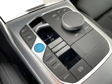 BMW i4 eDrive40 RÜKamera Ambiente LED HIFI Galvanik