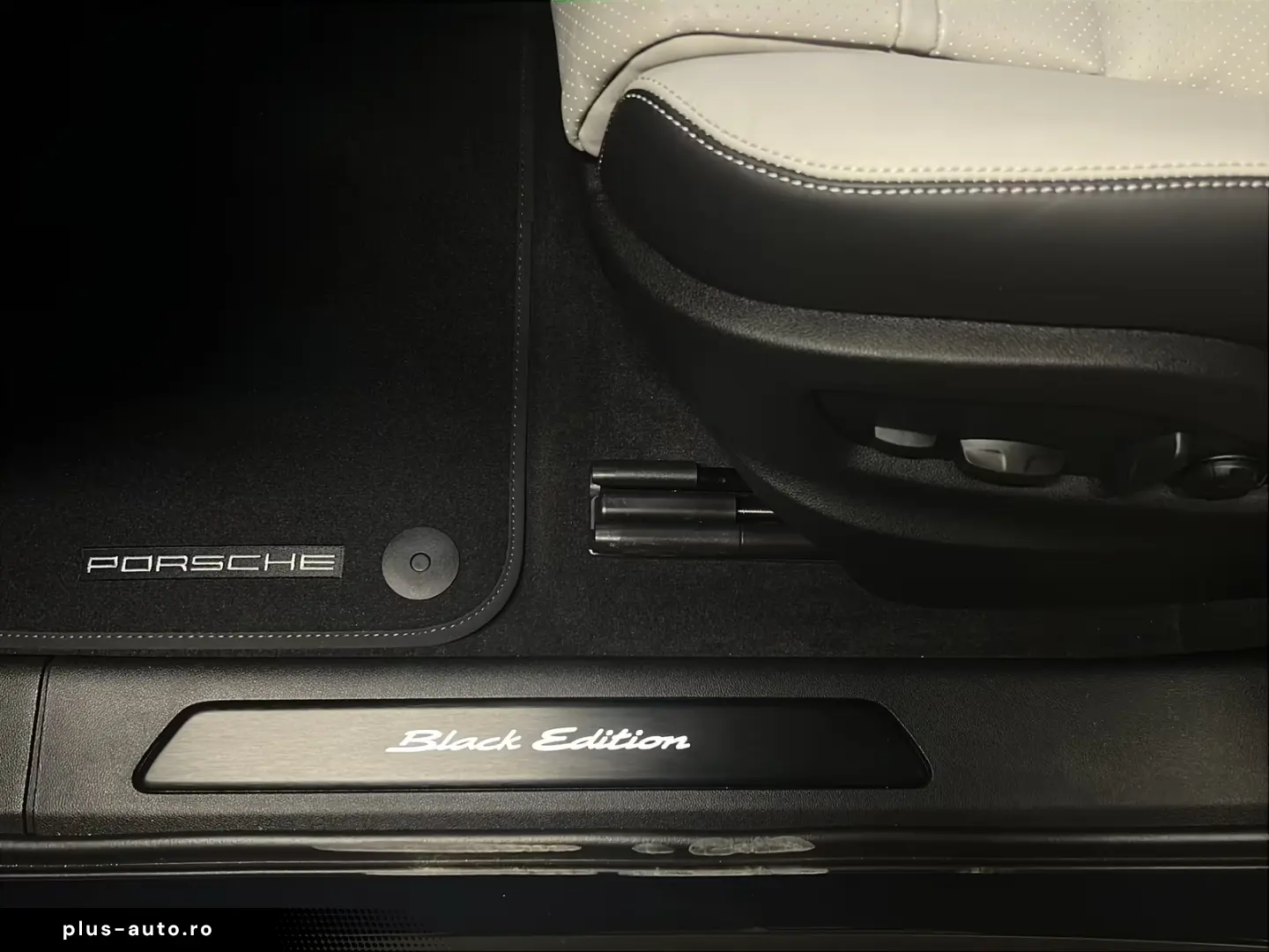 Porsche Cayenne E-Hybrid Black Edition
