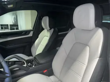 Porsche Cayenne E-Hybrid Black Edition