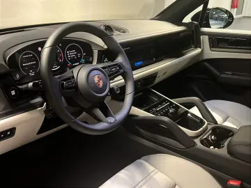 Porsche Cayenne E-Hybrid Black Edition