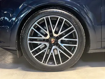 Porsche Cayenne E-Hybrid Black Edition