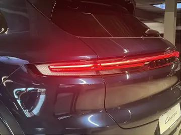 Porsche Cayenne E-Hybrid Black Edition