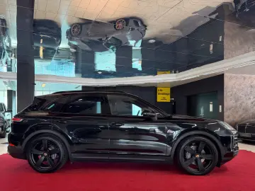 PORSCHE CayennePDCC Sport Head-Up Pano DAB