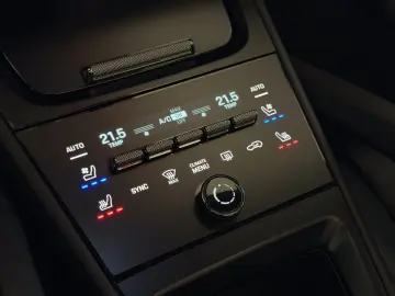 PORSCHE CayennePDCC Sport Head-Up Pano DAB