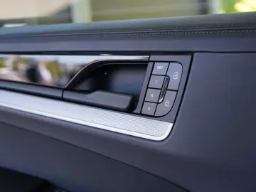 PORSCHE Cayenne Coupe S E-Hybrid MY2025 5xDisplay Kreide
