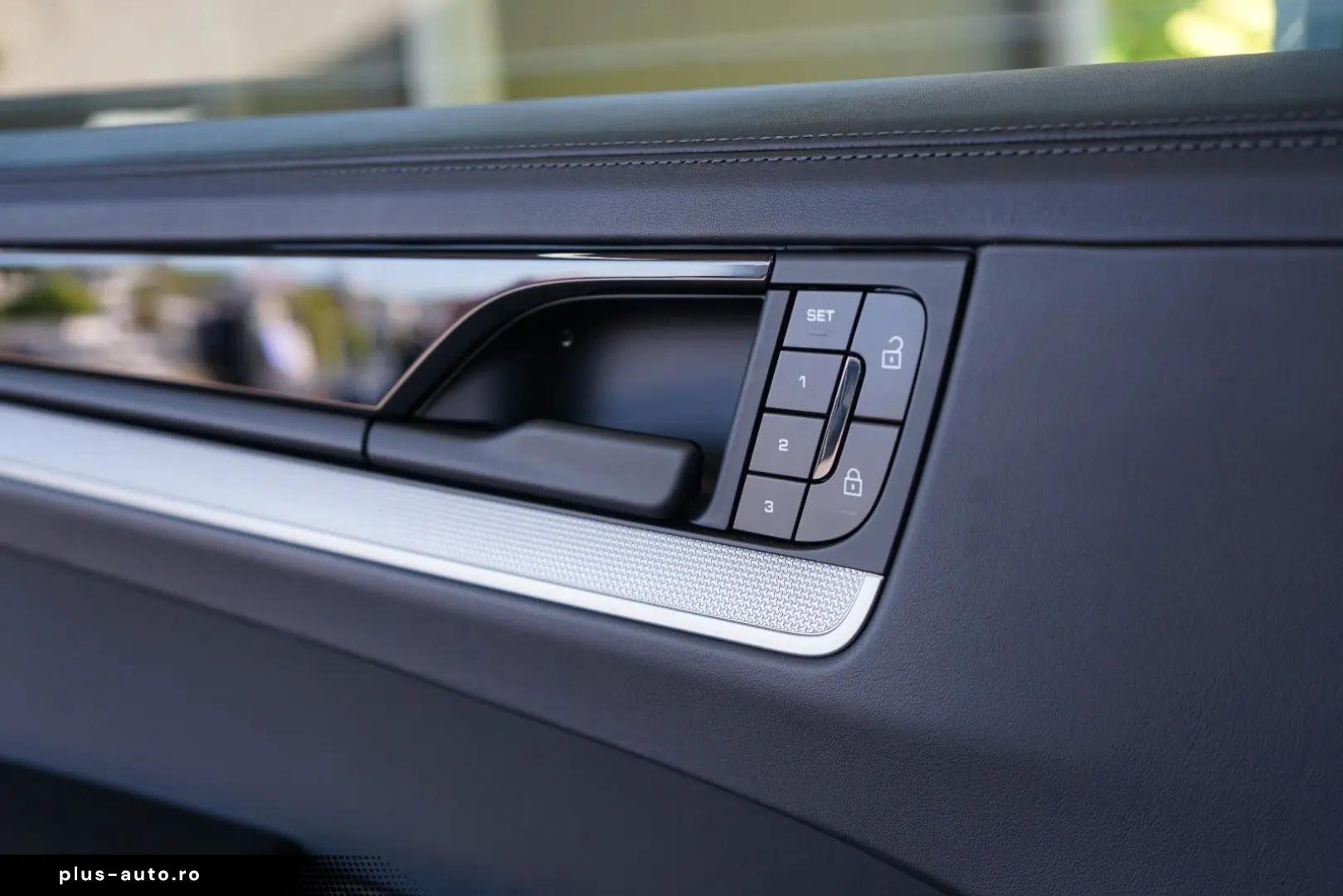 PORSCHE Cayenne Coupe S E-Hybrid MY2025 5xDisplay Kreide