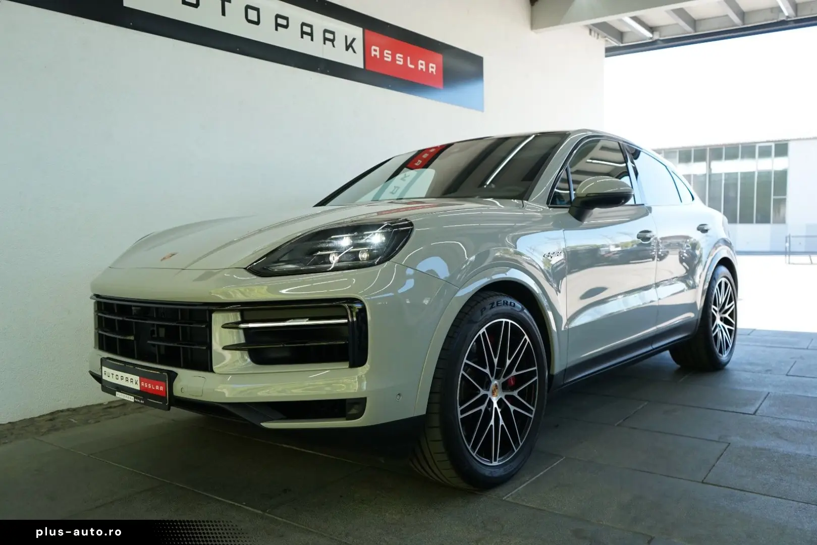 PORSCHE Cayenne Coupe S E-Hybrid MY2025 5xDisplay Kreide