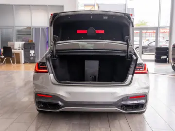 BMW Seria 7 750 Li xDrive