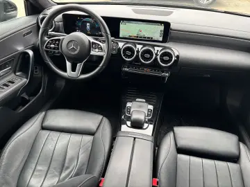 Mercedes-Benz A-180