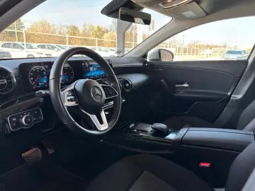 Mercedes-Benz A-180