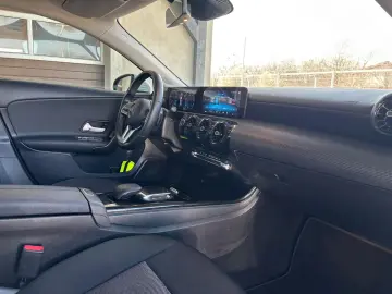 Mercedes-Benz A-180