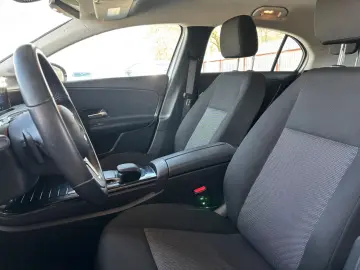 Mercedes-Benz A-180