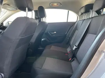 Mercedes-Benz A-180