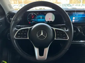 Mercedes-Benz A-180