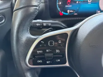 Mercedes-Benz A-180