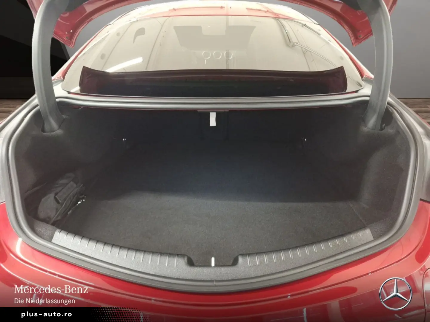 MERCEDES-BENZ CLE 300 e Cp  AMG Prem. PANO AHK Bur3D FAHRASS
