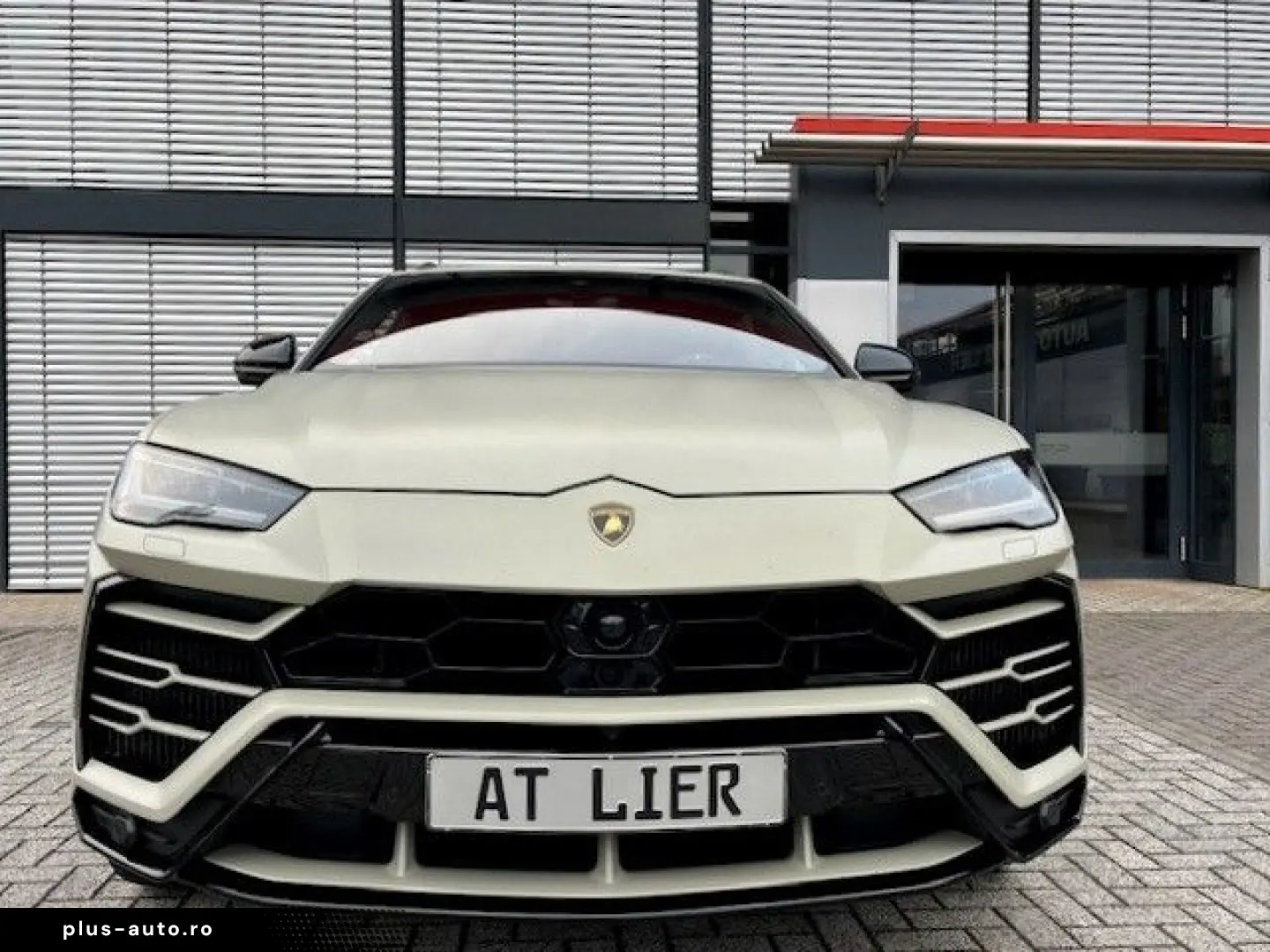 LAMBORGHINI Urus HUD NIGHT VISION B&O 23  REAR SEAT-ENTER.