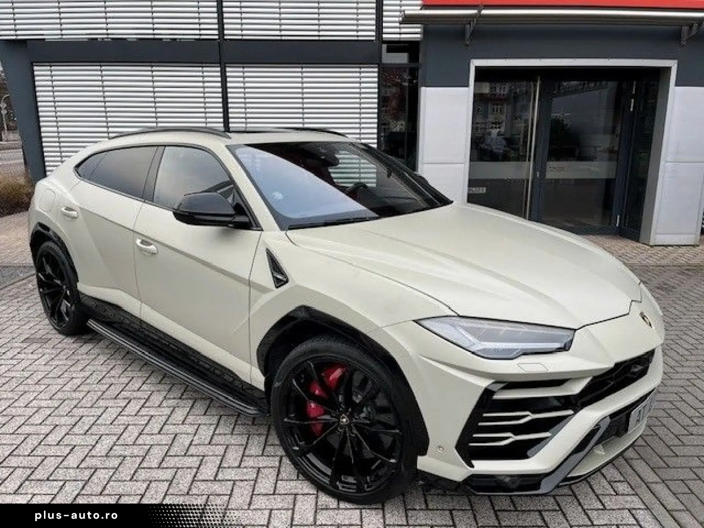 LAMBORGHINI Urus HUD NIGHT VISION B&O 23  REAR SEAT-ENTER.