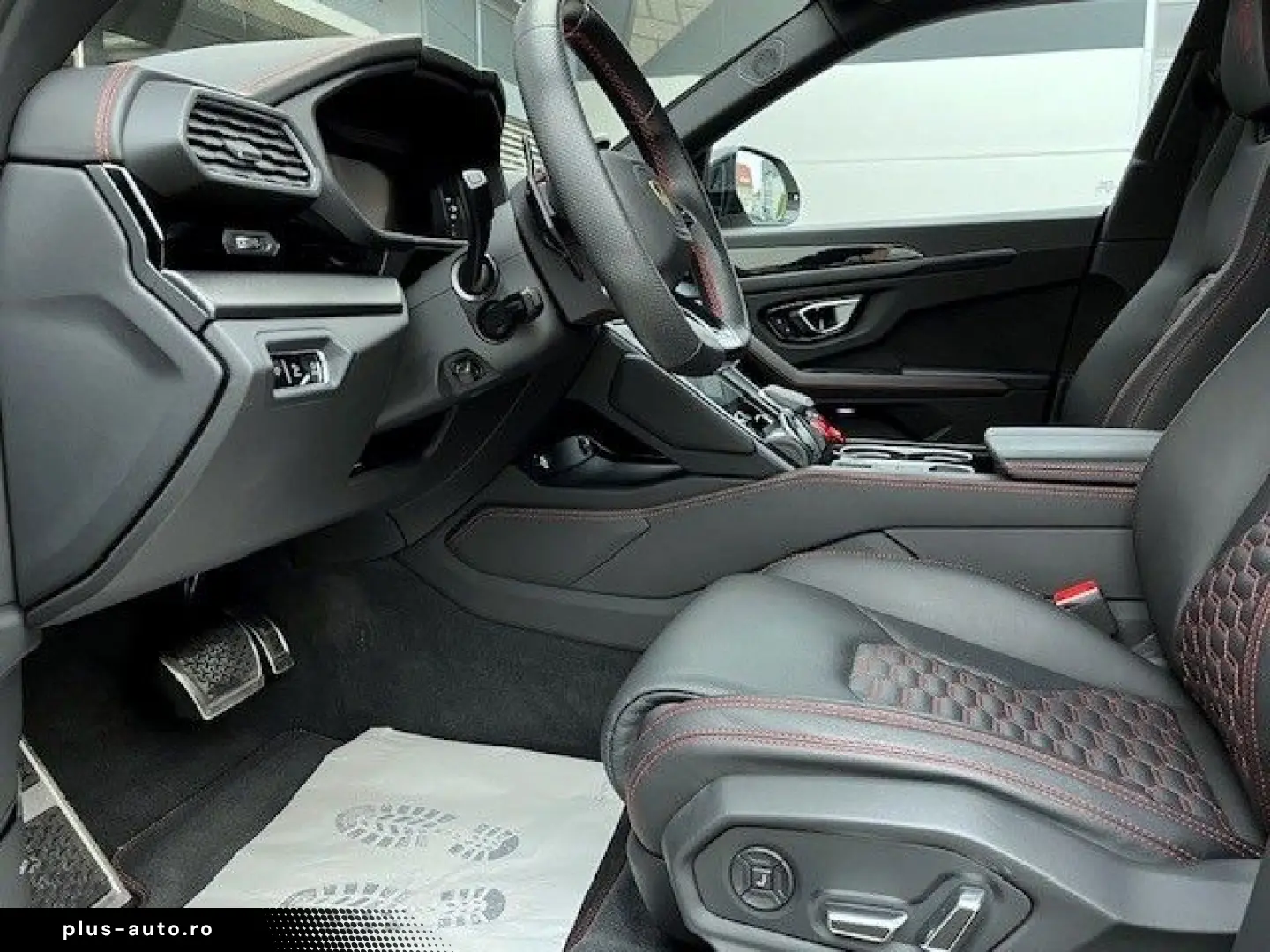 LAMBORGHINI Urus HUD NIGHT VISION B&O 23  REAR SEAT-ENTER.