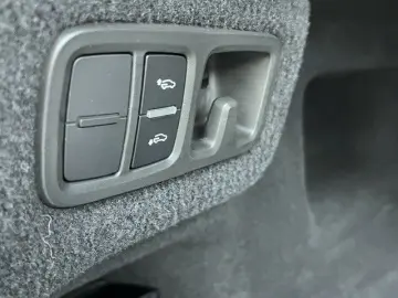 LAMBORGHINI Urus HUD NIGHT VISION B&O 23  REAR SEAT-ENTER.