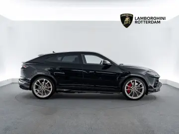 LAMBORGHINI Urus 4.0 V8   BTW auto   Rear seat entertainent