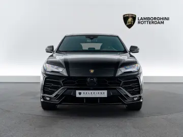 LAMBORGHINI Urus 4.0 V8   BTW auto   Rear seat entertainent