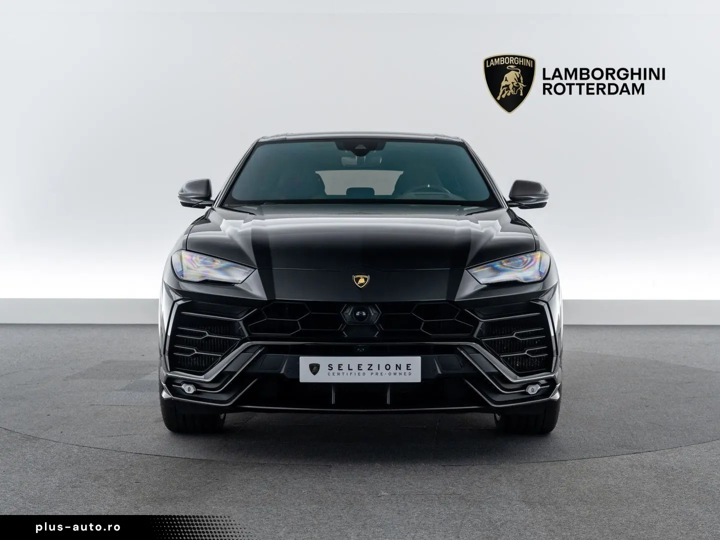 LAMBORGHINI Urus 4.0 V8   BTW auto   Rear seat entertainent