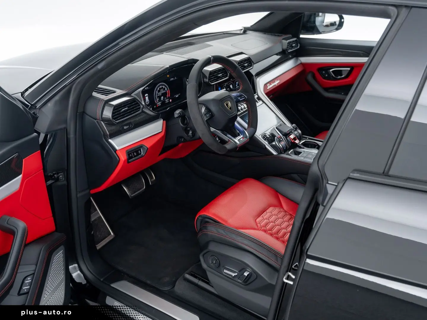 LAMBORGHINI Urus 4.0 V8   BTW auto   Rear seat entertainent