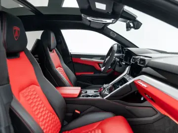 LAMBORGHINI Urus 4.0 V8   BTW auto   Rear seat entertainent